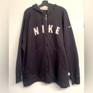 VINTAGE NIKE SPELLOUT BLACK FULL ZIP HOODIE SWEATSHIRT
2000S SIZE XL